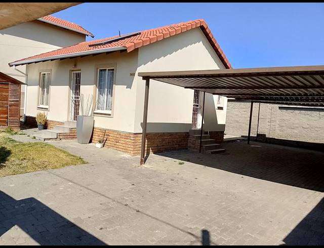 2 BEDROOM HOUSE FOR SALE IN RANDBURG CENTRAL